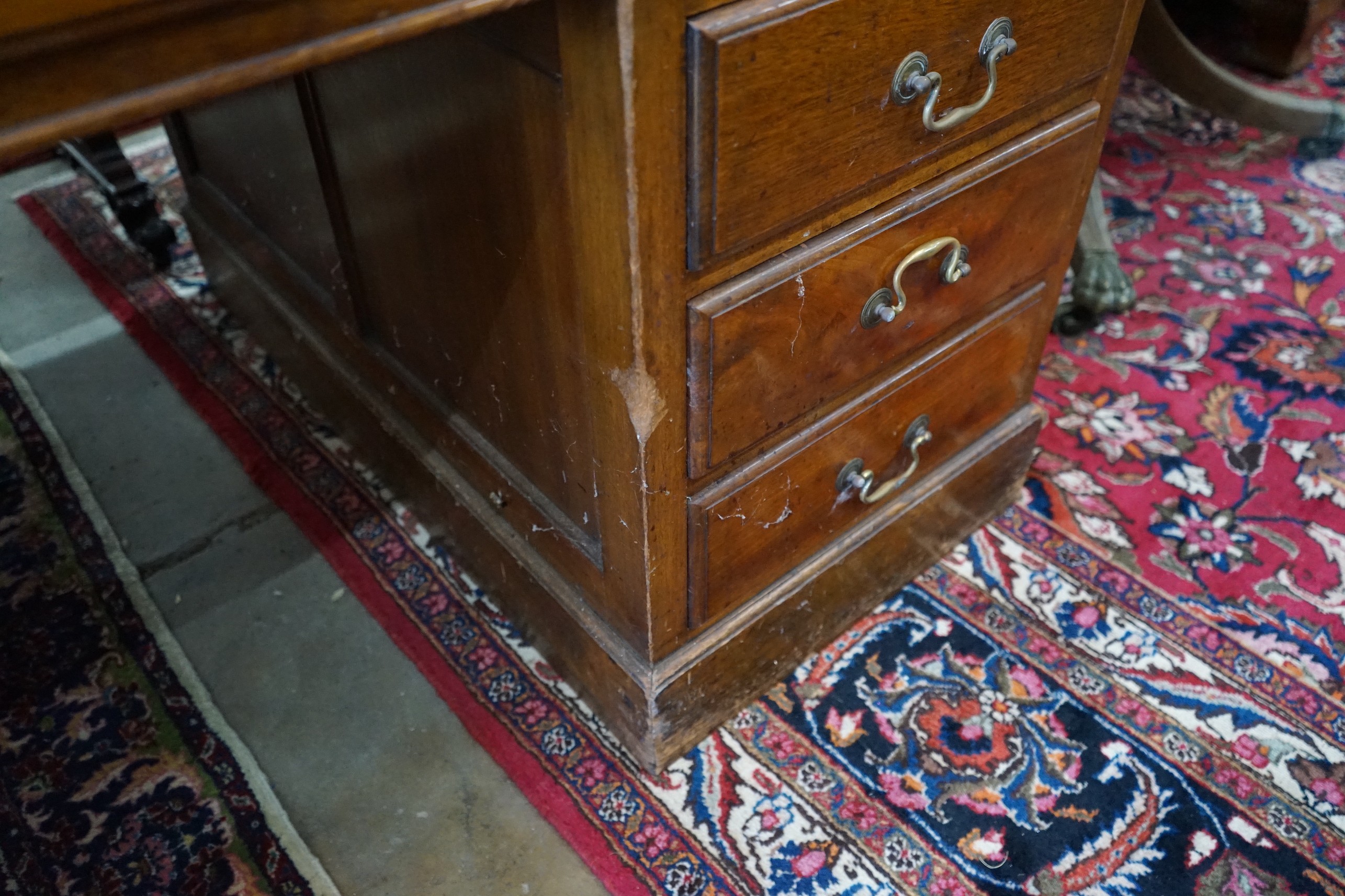An early 20th century mahogany pedestal desk, width 152cm, depth 90cm, height 78cm